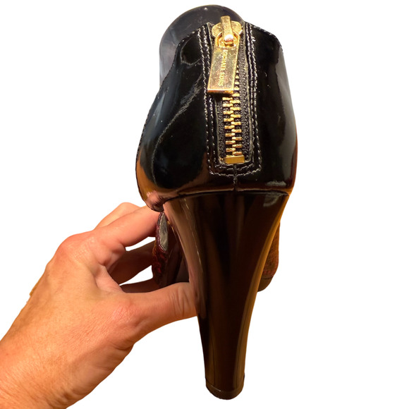 MICHAEL KORS Berkley Womens 9.5 Red Black Snakeskin Texture Heel Sandal Open Toe - Picture 11 of 13